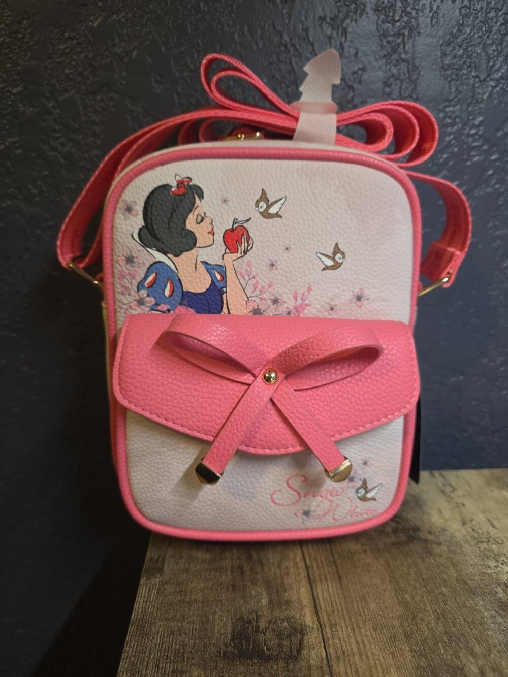 WondaPOP Disney LIMITED EDITION Snow White Crossbody Bag Purse NEW!